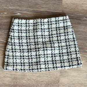 Alice + Olivia | Size: 0 | Rubi Micro Mini Skirt | Off White & Black | Low Rise